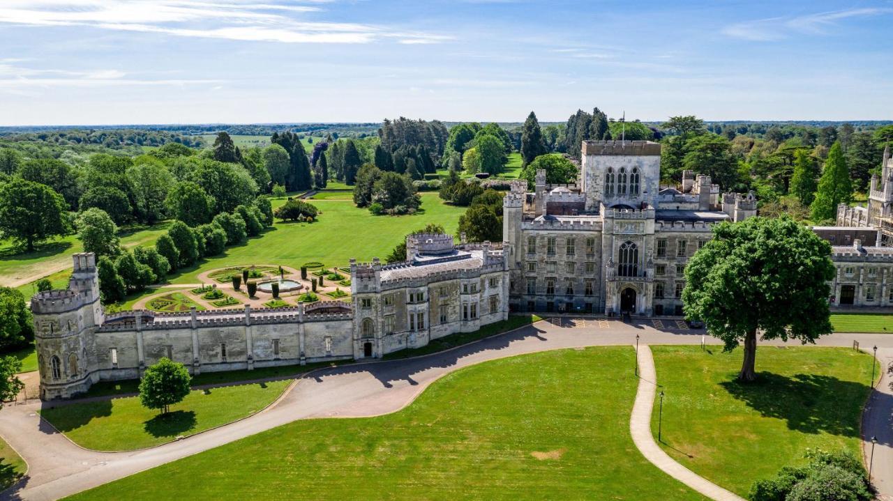מלון ברקהאמסטד Ashridge House מראה חיצוני תמונה
